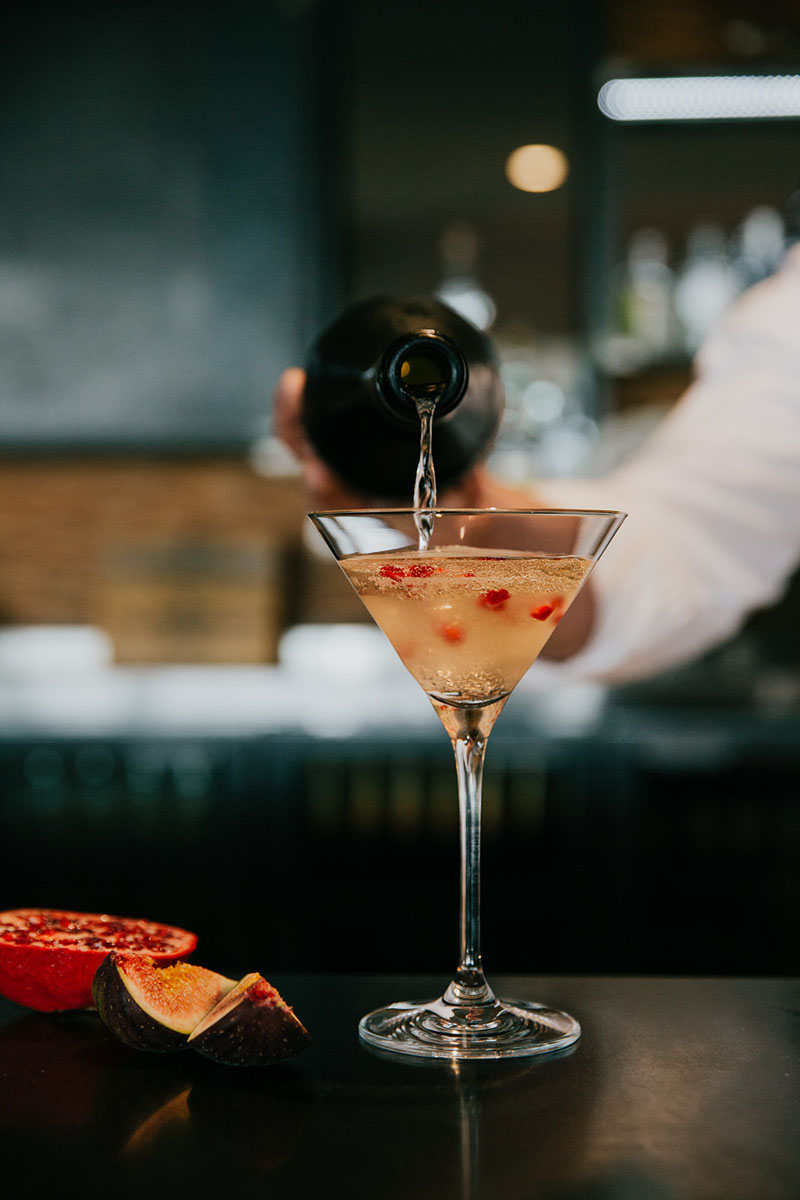 Bistro dining room overlooking the 18th green